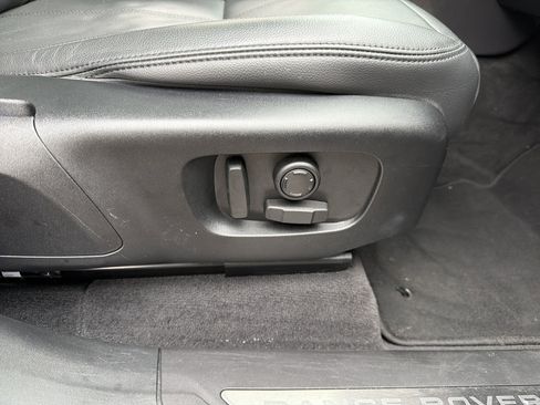 Used 2025 Land Rover Range Rover Velar Dynamic SE image 28