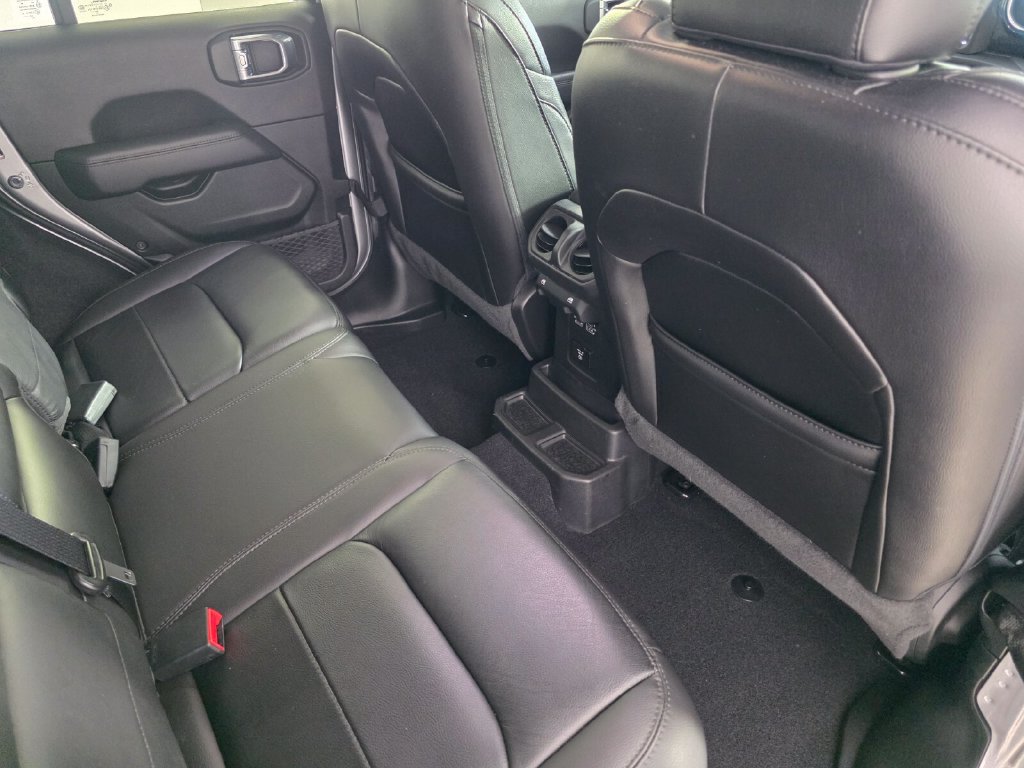 Used 2021 Jeep Wrangler Unlimited Sahara AWD/4WD image 30
