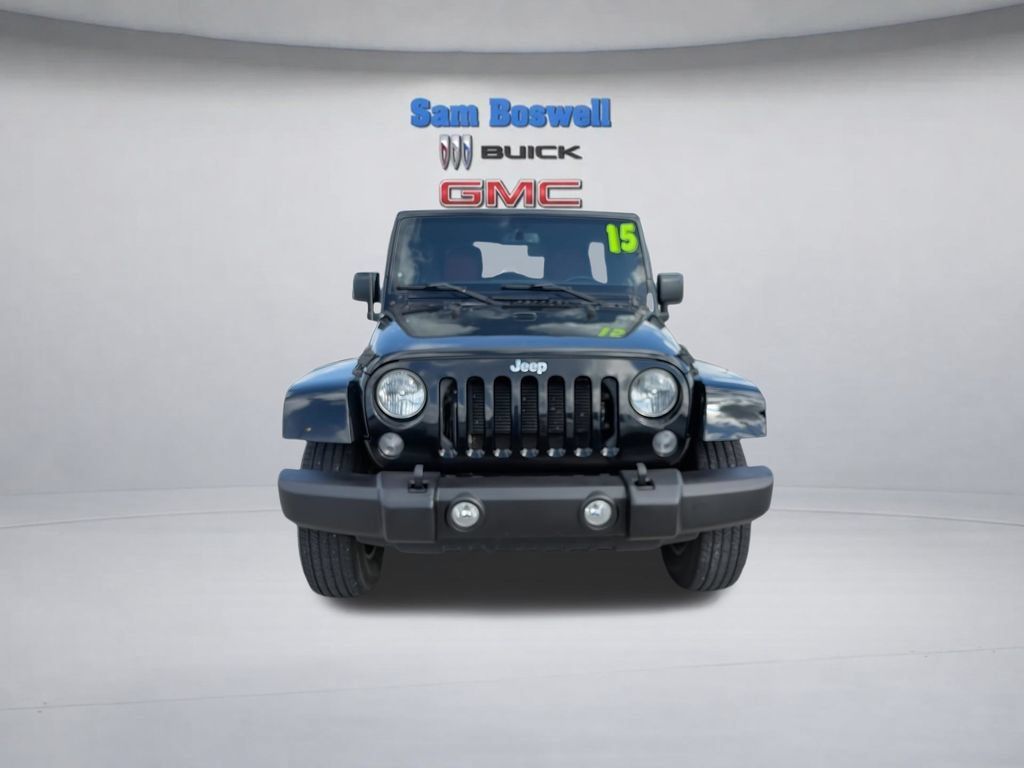 Used 2015 Jeep Wrangler Unlimited Sahara w/ Connectivity Group AWD/4WD image 4