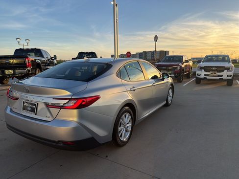 Used 2025 Toyota Camry LE FWD image 6