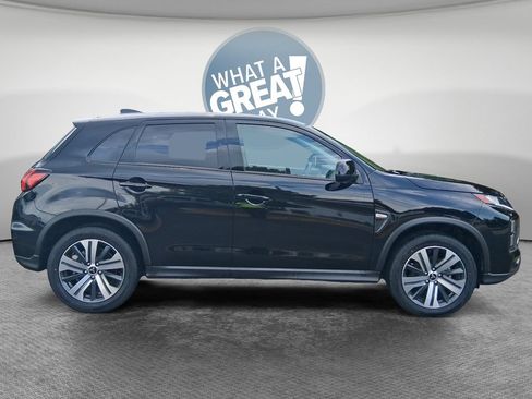 Used 2025 Mitsubishi Outlander Sport AWD image 2