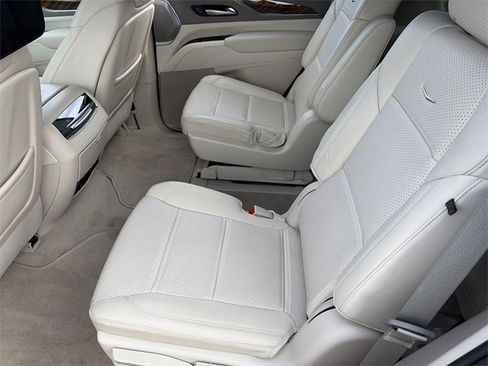 Used 2023 Cadillac Escalade Premium Luxury Platinum w/ LPO, Radiant Package image 18