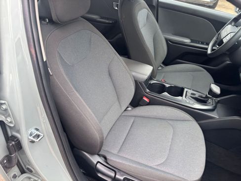 Used 2025 Kia K4 FWD image 31