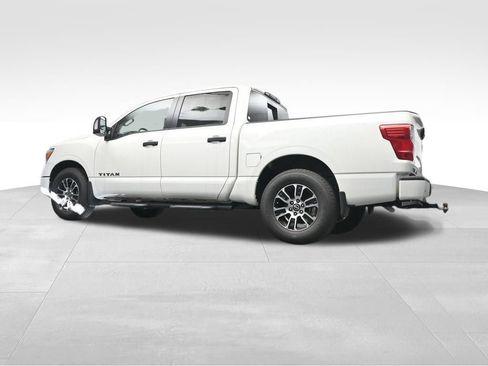Used 2024 Nissan Titan SV w/ SV Convenience Package RWD image 22
