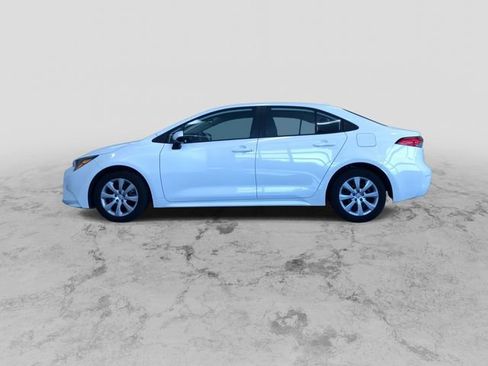 Used 2025 Toyota Corolla LE image 7