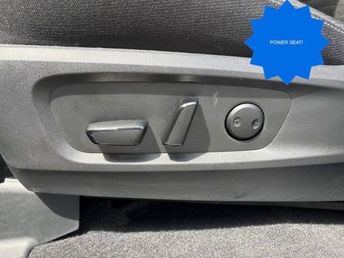 Used 2025 Nissan Pathfinder SV FWD image 12