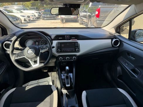 Used 2021 Nissan Versa SV image 11
