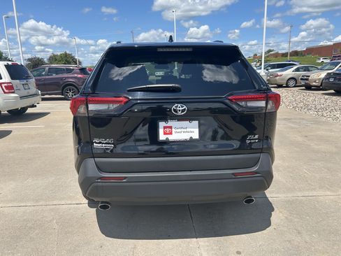 Used 2025 Toyota RAV4 XLE AWD/4WD image 5