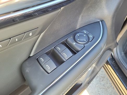 Used 2023 Buick Envision Essence w/ Sport Touring Package image 16