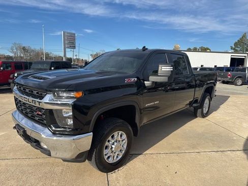 Used 2023 Chevrolet Silverado 2500 LT w/ Convenience Package image 2