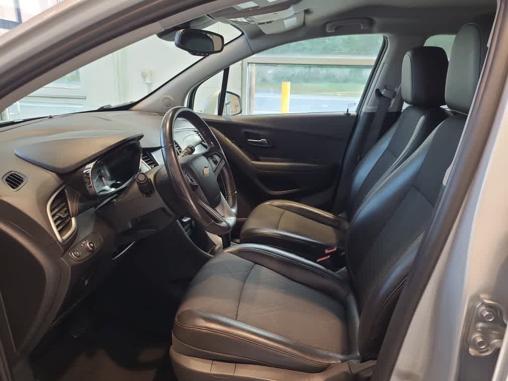 Used 2020 Chevrolet Trax LT w/ Driver Confidence Package FWD image 11