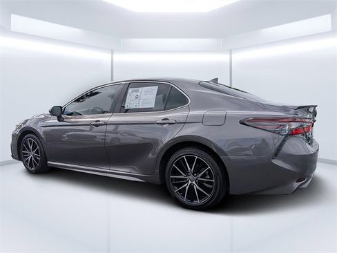 Used 2024 Toyota Camry SE w/ Cold Weather Package image 5