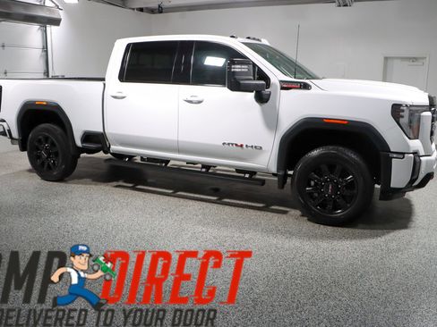 Used 2024 GMC Sierra 2500 AT4 w/ AT4 Preferred Package image 6
