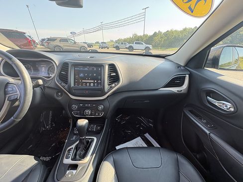 Used 2016 Jeep Cherokee Limited AWD/4WD image 22
