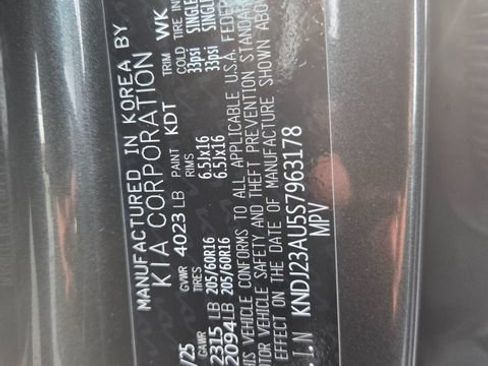 Used 2025 Kia Soul LX w/ LX Technology Package FWD image 23