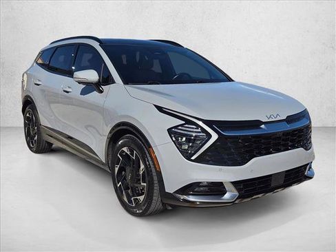 Used 2025 Kia Sportage SX image 3