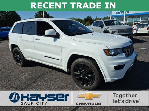 Used 2018 Jeep Grand Cherokee Altitude image 1