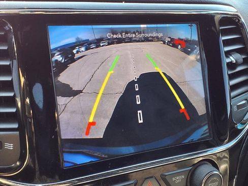 Used 2020 Jeep Grand Cherokee Altitude image 5