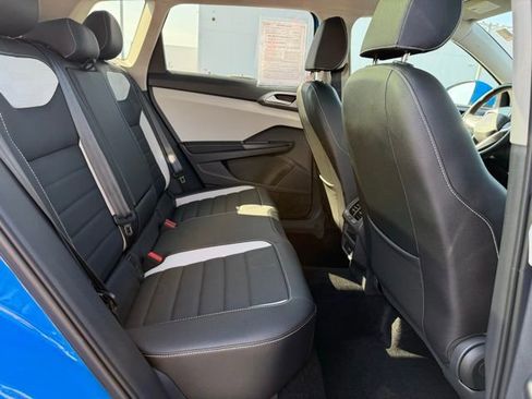 Certified 2025 Volkswagen Taos SEL image 24