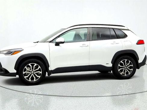 Used 2023 Toyota Corolla Cross AWD Hybrid image 8