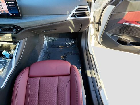 Used 2025 BMW 330i Sedan image 18