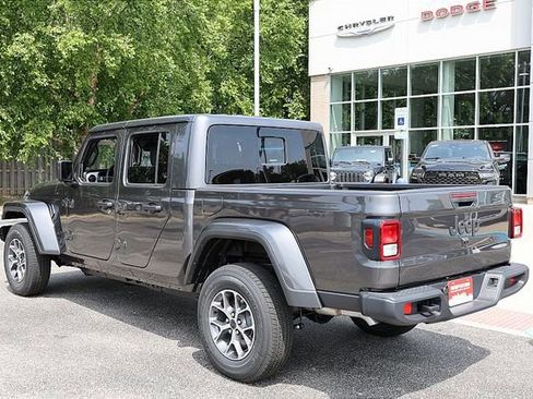 New 2025 Jeep Gladiator Sport image 6