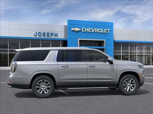 New 2026 Chevrolet Suburban Premier AWD/4WD image 7