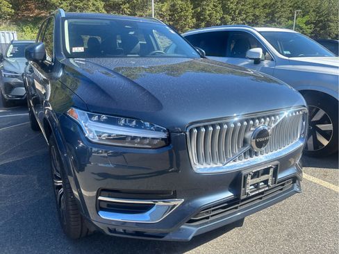 Used 2023 Volvo XC90 B6 Plus w/ Protection Package Premier AWD/4WD image 2