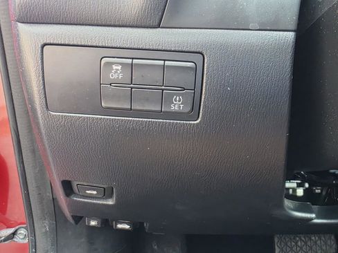 Used 2018 MAZDA MAZDA3 Touring image 21