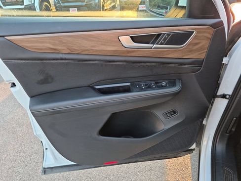 Used 2024 Volkswagen Atlas SE FWD image 19