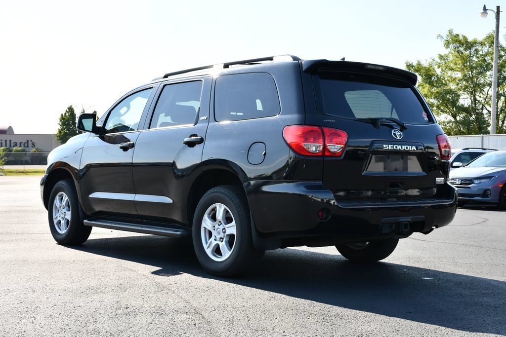 Used 2016 Toyota Sequoia SR5 AWD/4WD image 5