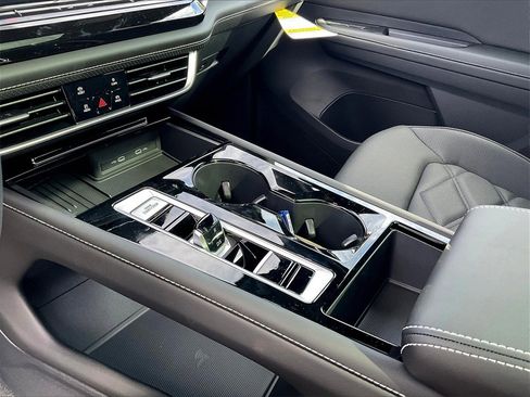 New 2026 Volkswagen Atlas Cross Sport SE image 14