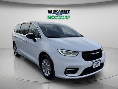 Used 2024 Chrysler Pacifica Touring-L