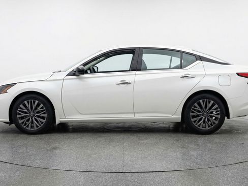 Used 2025 Nissan Altima 2.5 SV image 5