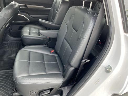 Used 2020 Kia Telluride EX w/ EX Premium Package AWD/4WD image 18