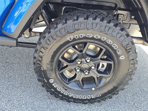 New 2025 Jeep Gladiator Willys image 7