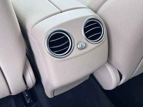 Used 2020 Mercedes-Benz GLC 300 4MATIC image 12