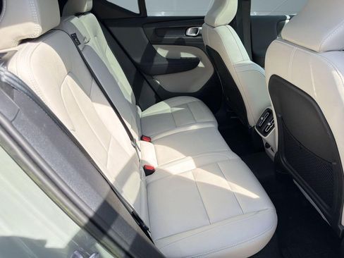 Used 2023 Volvo XC40 B5 Plus w/ Climate Package image 29