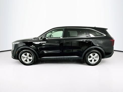 Used 2026 Kia Sorento LX FWD image 4