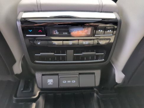 Certified 2025 Acura MDX SH-AWD w/ Advance Package image 41