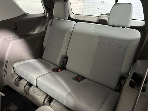 Used 2020 Chevrolet Traverse LT FWD image 22