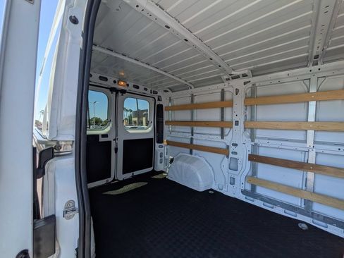 Used 2025 RAM ProMaster 2500 w/ U-Haul Equipment Group FWD image 28