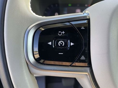 Used 2024 Volvo XC90 B5 Plus w/ Protection Package Premier image 21