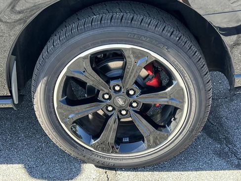 Used 2024 Ford Expedition Limited image 19