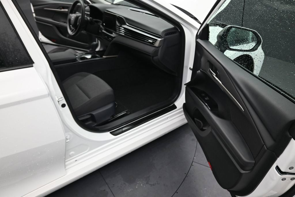 Used 2026 Toyota Camry LE FWD image 14