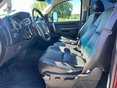 Used 2013 Chevrolet Silverado 2500 LT w/ Interior Plus Package AWD/4WD image 9