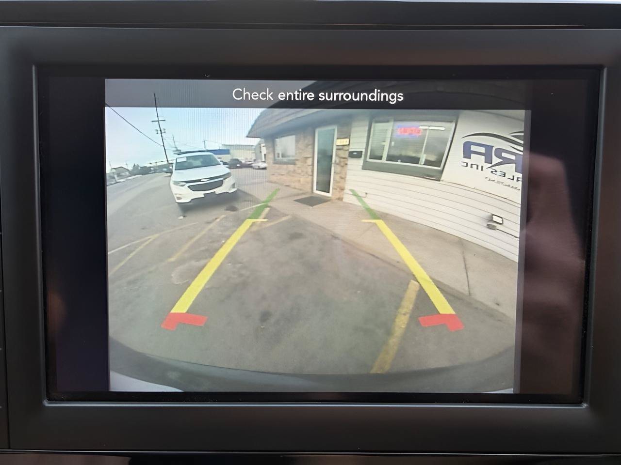 Used 2020 Chrysler Pacifica Touring-L FWD image 31
