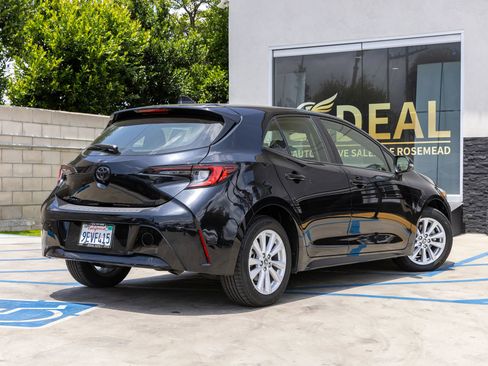 Used 2023 Toyota Corolla SE w/ Blackout Package (TMS) FWD image 14
