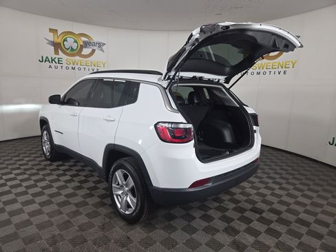 Certified 2022 Jeep Compass Latitude w/ Convenience Group AWD/4WD image 30