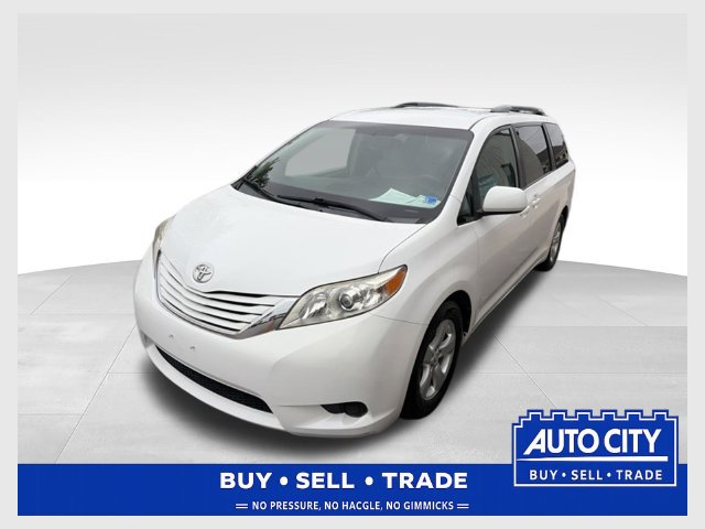 Used 2016 Toyota Sienna LE FWD image 1